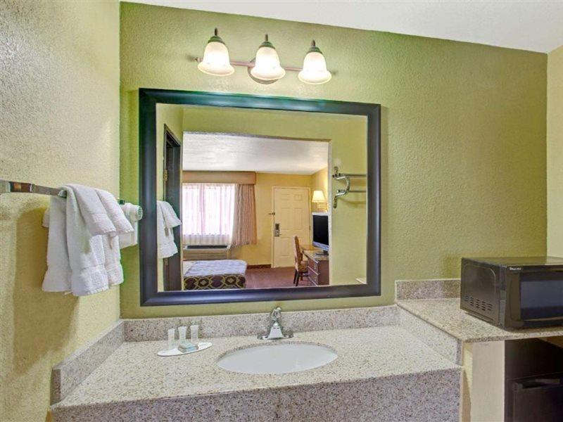 Travelodge By Wyndham Tucson Az Cortaro Eksteriør billede